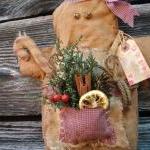 Christmas Primitive Grungy ..