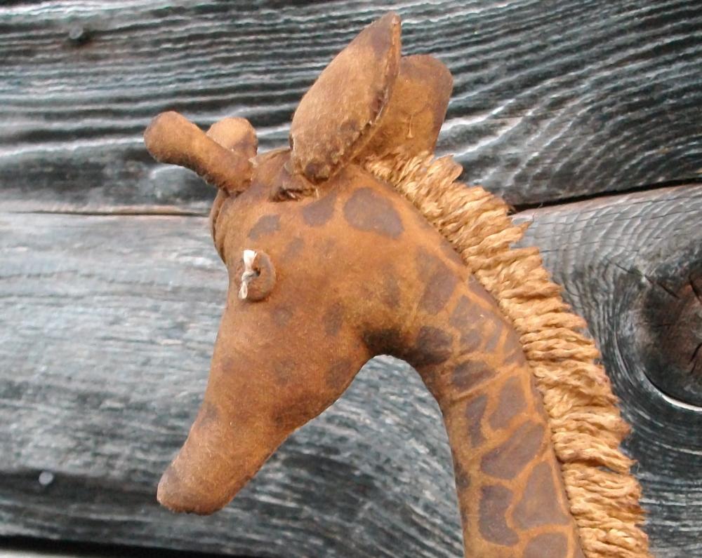 Primitive Vintage Look Pull Toy - Whimsical Circus Giraffe